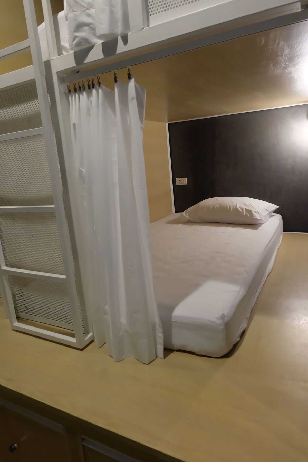 On The Bed Hostel Bangkok Esterno foto